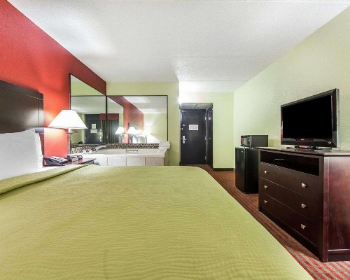 Quality Inn West image 1
