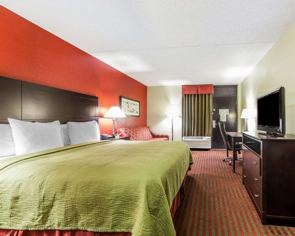 Quality Inn West Image 10