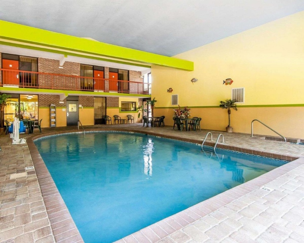 Quality Inn West Image 11