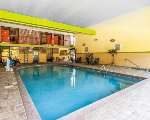 Quality Inn West image 11