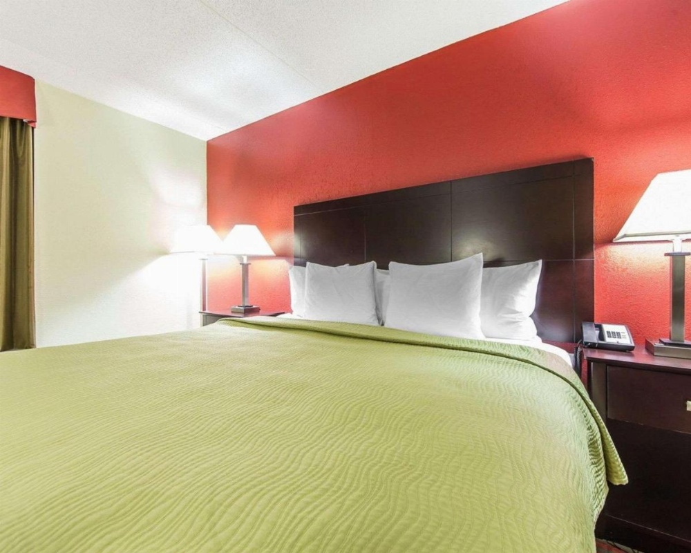 Quality Inn West Image 15