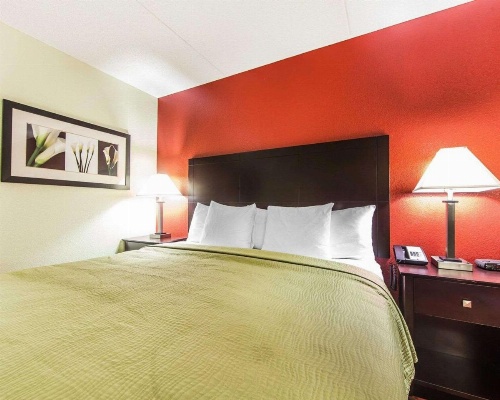 Quality Inn West image 25