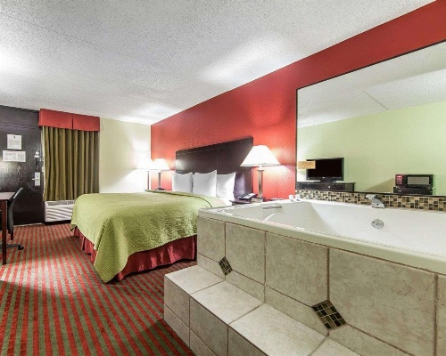 Quality Inn West image 3