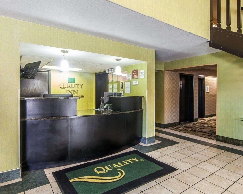 Quality Inn West image 30