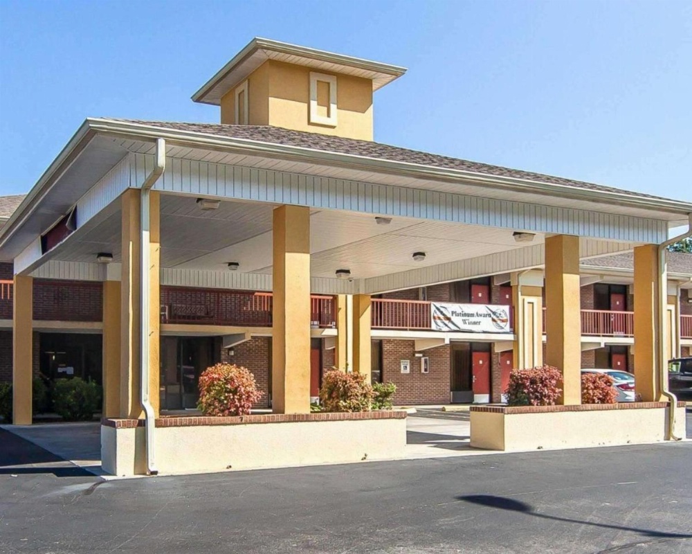 Quality Inn West Image 32